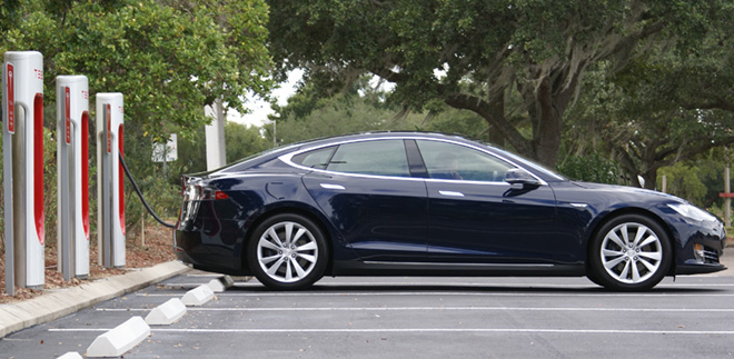 Tesla Supercharger users rate experience far better than other Fast Charging users