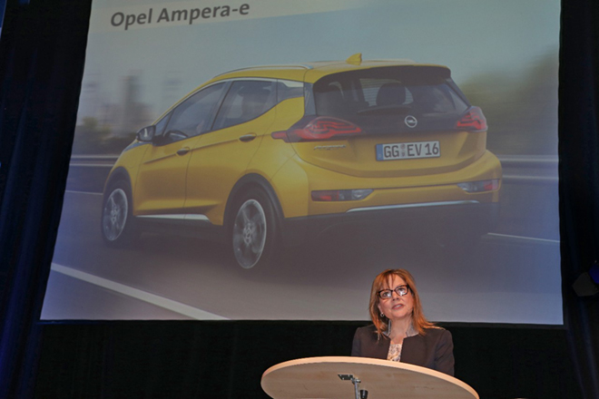Marry Bara Opel Ampera-e
