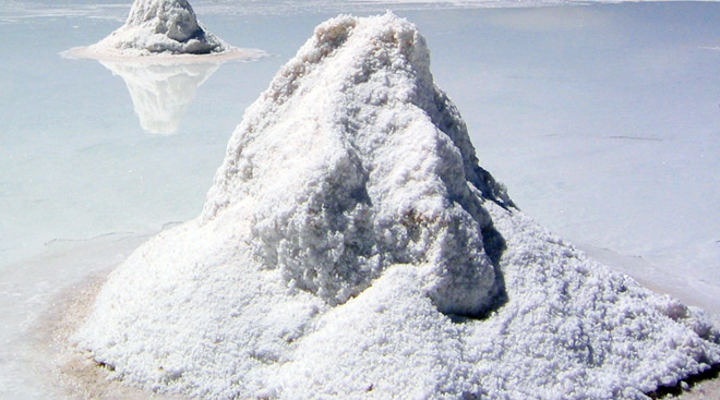 Lithium Salt Pile (Phil Whitehouse - CC BY 2.0) 1