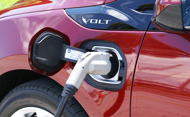 Chevy Volt Charging Plug-in 1