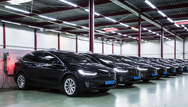 Amsterdam airport taxis switch from Tesla Model S to Model X