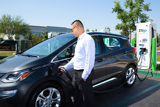 GM to collaborate with EVgo, ChargePoint and Greenlots
