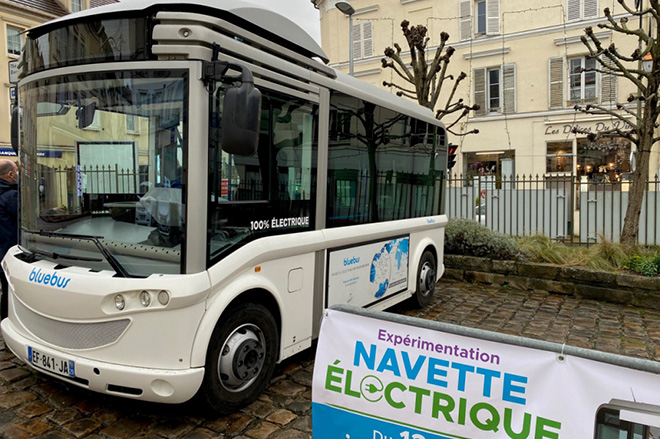 Bluebus electric minibus, with solid-state LMP batteries, operating in France