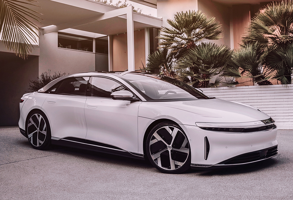 MotorTrend finds Lucid Air Dream Edition has a range of up to 517 miles in rave review