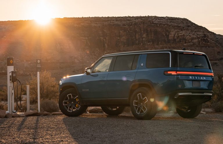 2022-Rivian-R1S-07