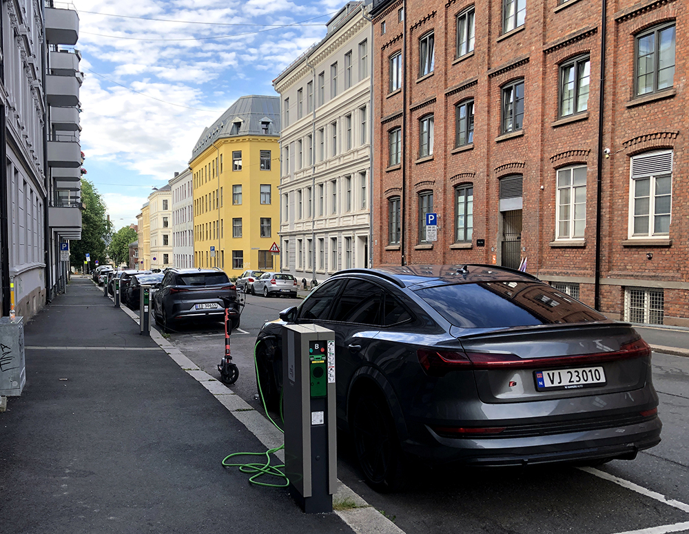 EVs reach 90% market share in Norway as the overall auto market falters