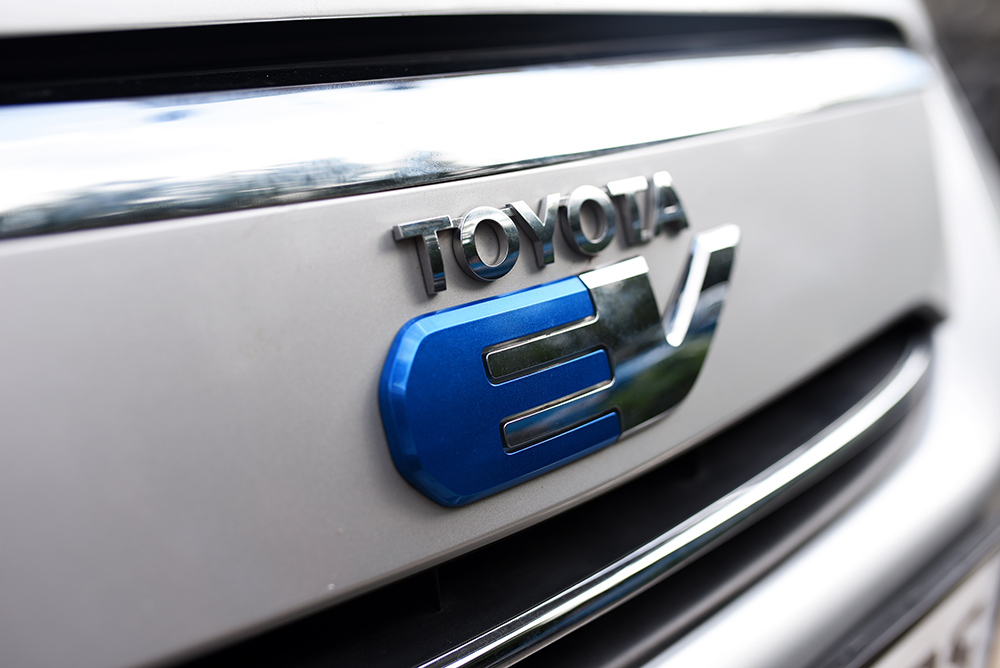 Toyota lobbies Australian government for loopholes in fuel efficiency standards