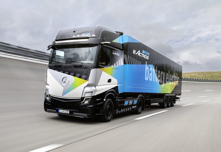 Mercedes-Benz Trucks und Dachser unterzeichnen Absichtserklärung: Auftrag über 50 eActros LongHaul

Mercedes-Benz Trucks and Dachser sign Letter of Intent: Order for 50 eActros LongHaul