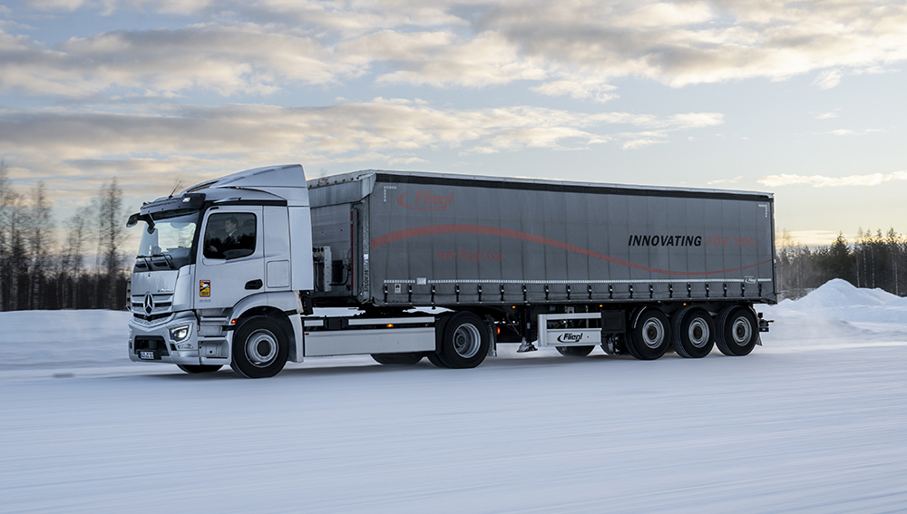 Mercedes-Benz eActros 300 operates electrically from the Arctic Circle to Germany