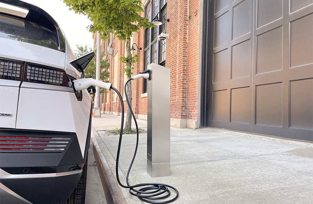 Hyundai partners with itselectric to deploy curbside EV chargers in New York