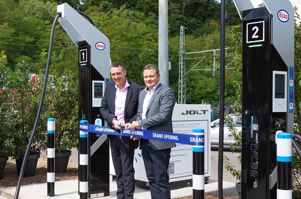 JOLT rolls out ADS-TEC’s battery-buffered fast chargers in city centers
