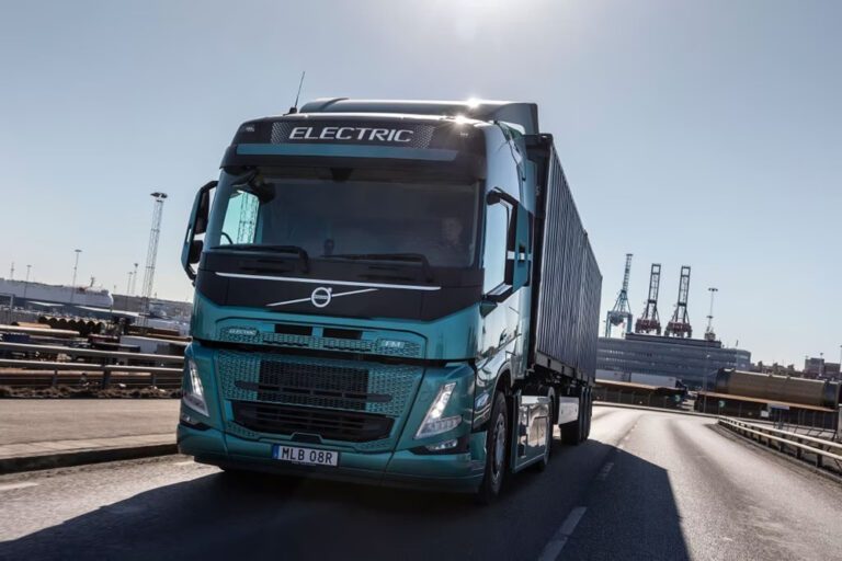 T2021-47130-volvo-receives-record-order-for-up-to-1000-electric-trucks