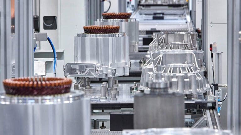 production_800v_engine_in_hildesheim_img_w1600-2