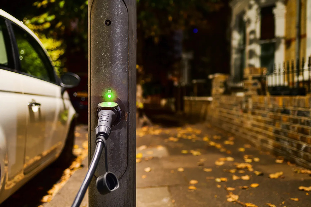 ubitricity to deploy 1,050 public EV charge points in Southwest London