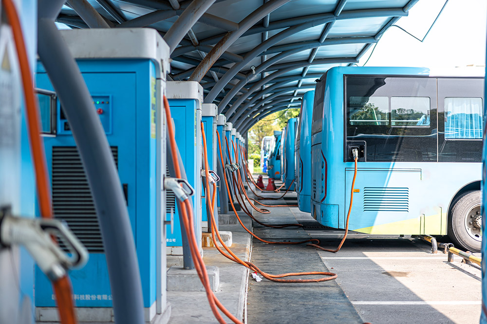 To catch up on electric buses, Europe’s transit firms are working with China