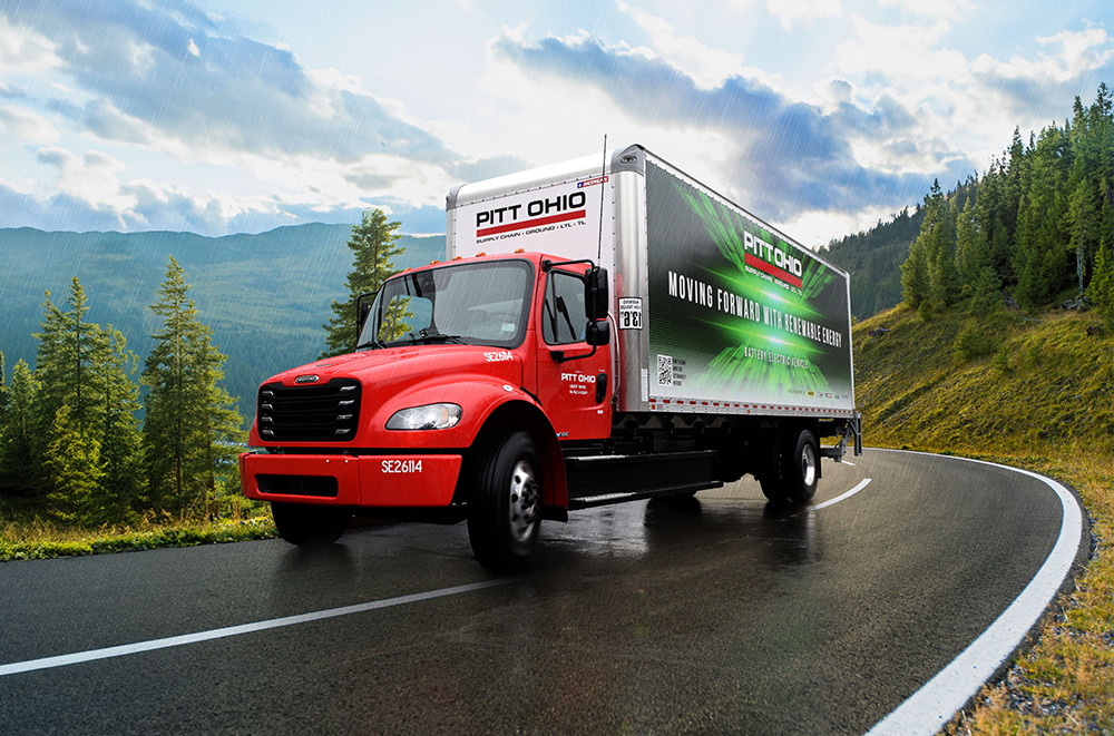 Daimler Truck North America delivers first electric Freightliner eM2 box trucks