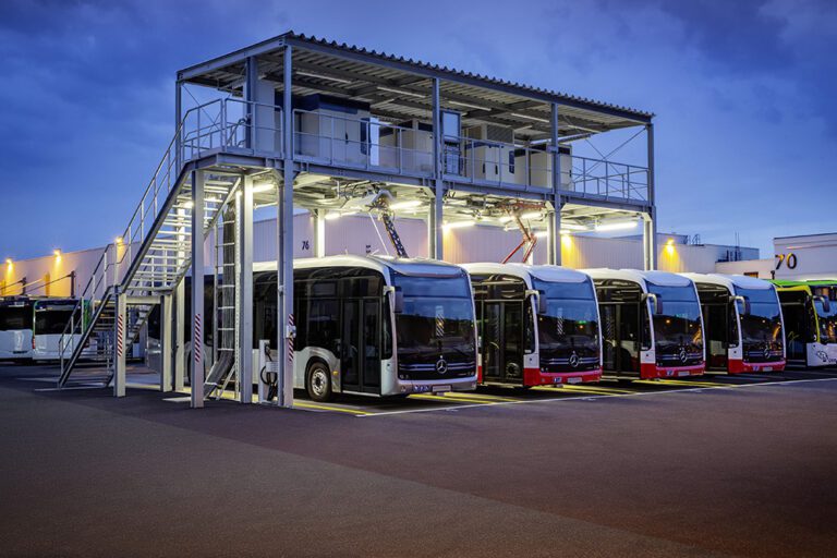 Daimler Buses auf der Messe Busworld Europe 2023 in Brüssel: Elektromobilität, Sicherheit und Nachhaltigkeit im Mittelpunkt

Daimler Buses at Busworld Europe 2023 in Brussels:  focus on electromobility, safety and sustainability