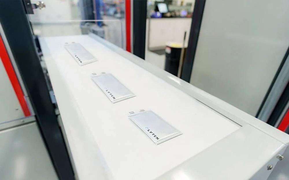 Lyten ships lithium-sulfur cell samples to EV manufacturers