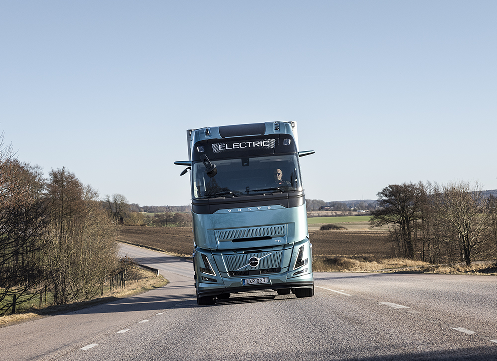 Volvo Trucks to launch electric truck with 600 km range – Charged EVs