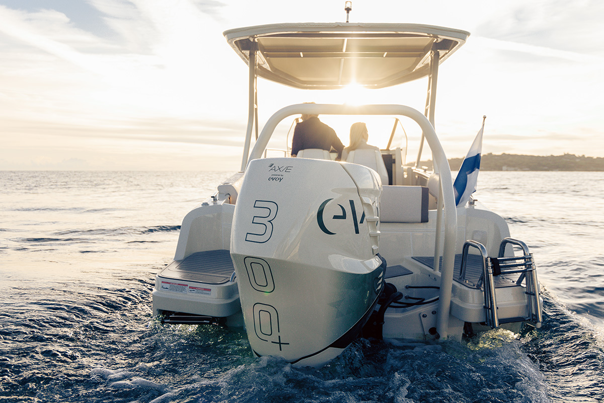 Evoy Vita to enter US boating market with 300 hp fully electric outboard – Charged EVs