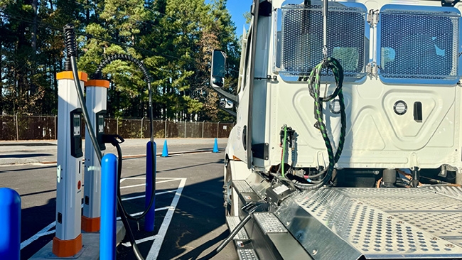 Duke Energy’s new electrification center allows commercial EV fleets to test microgrid technology