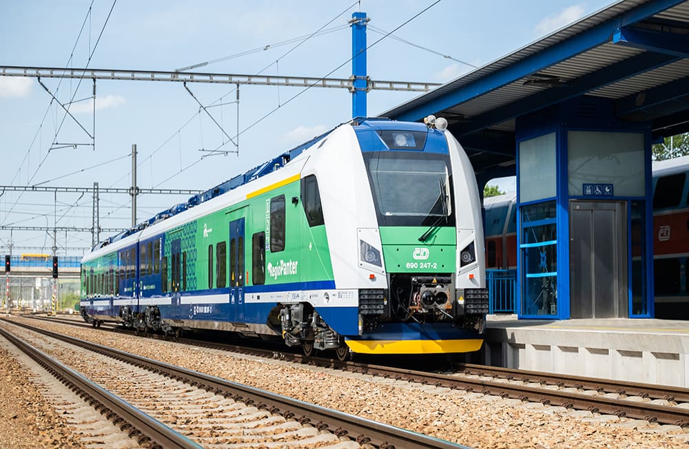 ABB and Škoda Group power up Czech railways with new battery-electric trains