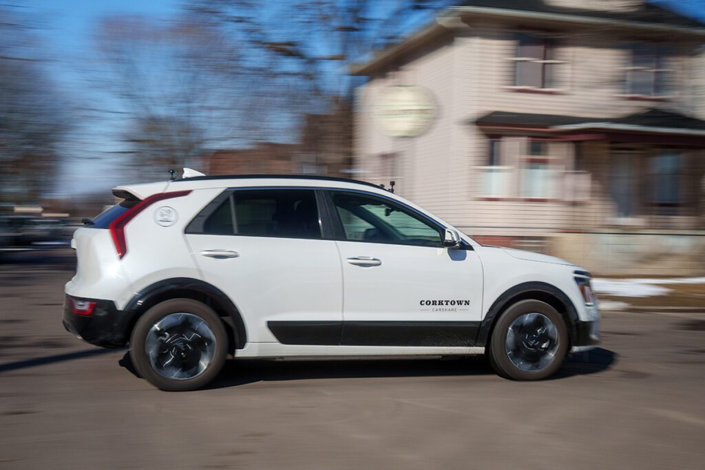 Sway Mobility and Mapless AI launch teleoperated EV carshare pilot in Detroit