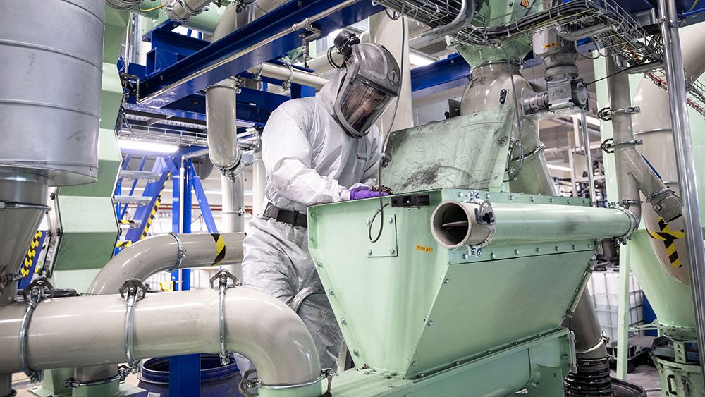 Porsche pilots high-voltage battery recycling