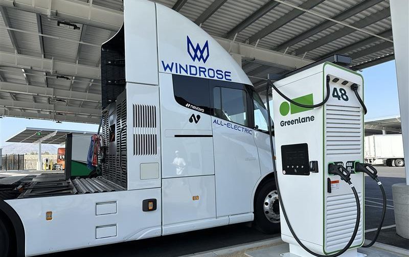 Greenlane establishes new I-10 electric truck charging corridor