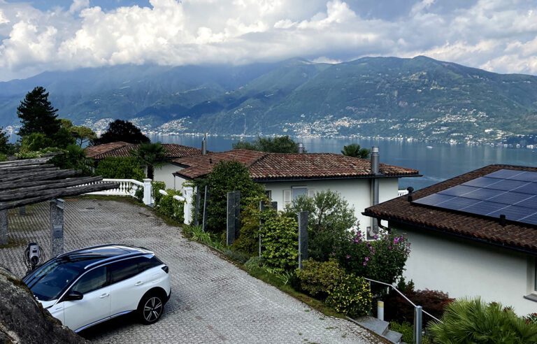 Swiss-EV-and-solar-panels