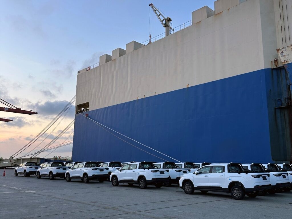 Geely Riddara ships PHEV pickup trucks to the Middle East