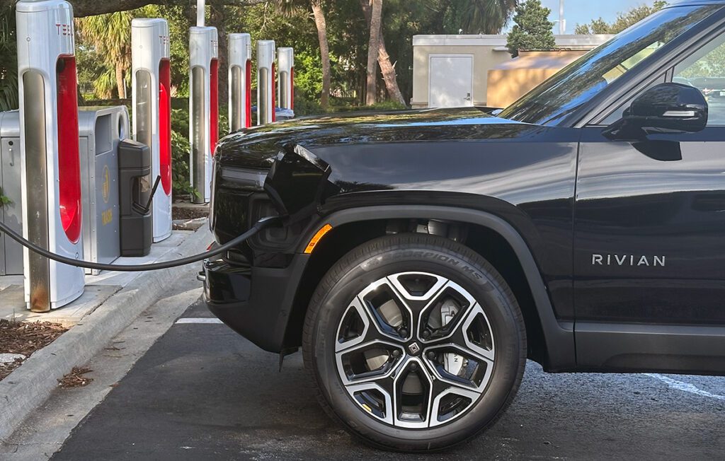California sets new quarterly EV sales record, doubles down on support for public charging