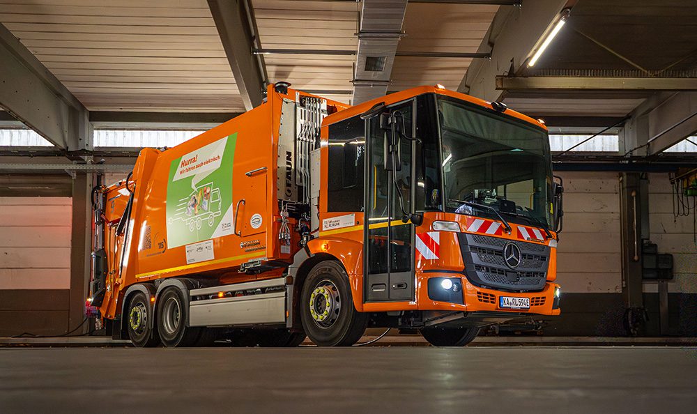 Karlsruhe waste disposal agency deploys 18 Mercedes-Benz eEconic electric trucks