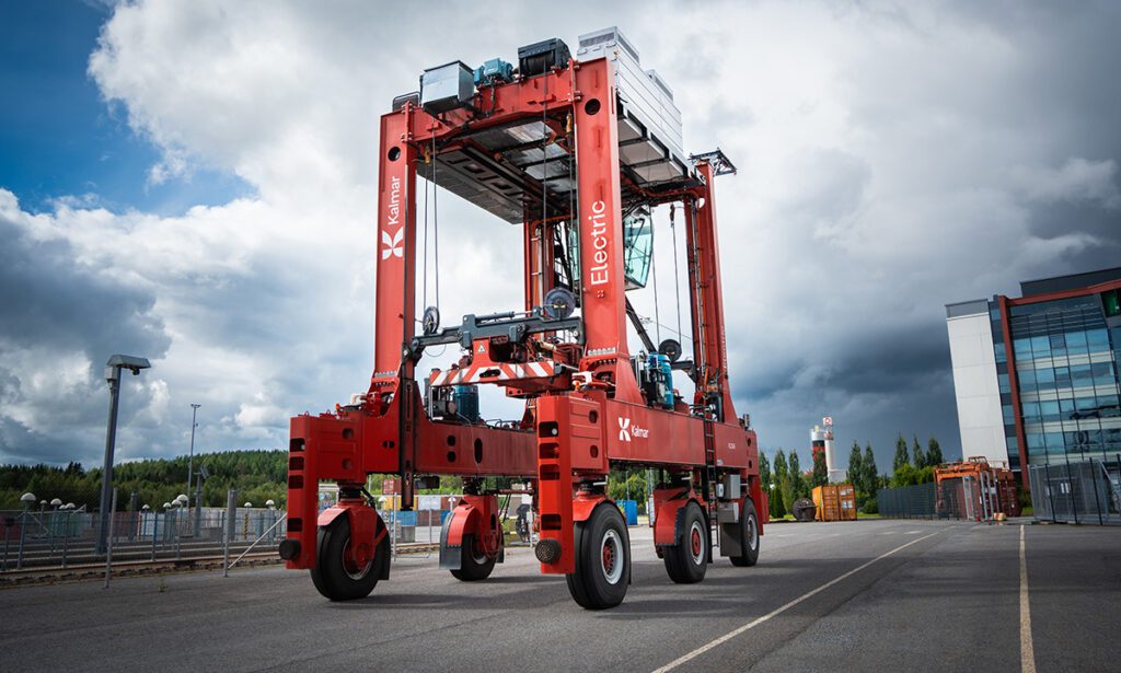Kalmar launches next-generation 533 kWh battery pack for electric straddle carriers