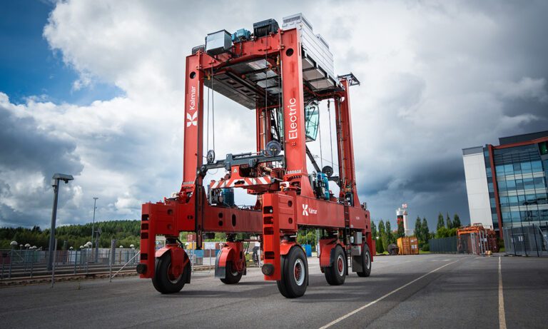 Kalmar-launches-next-generation-lithium-ion-battery-for-electric-straddle-carriers