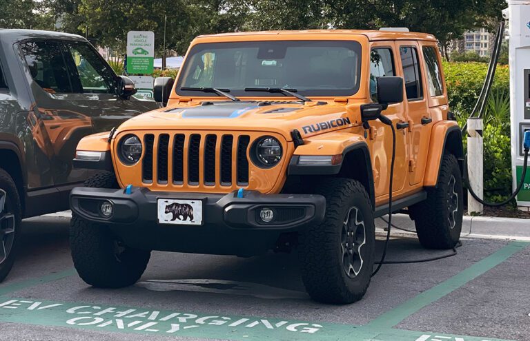 Jeep-PHEV-Stock-ChargedEVs