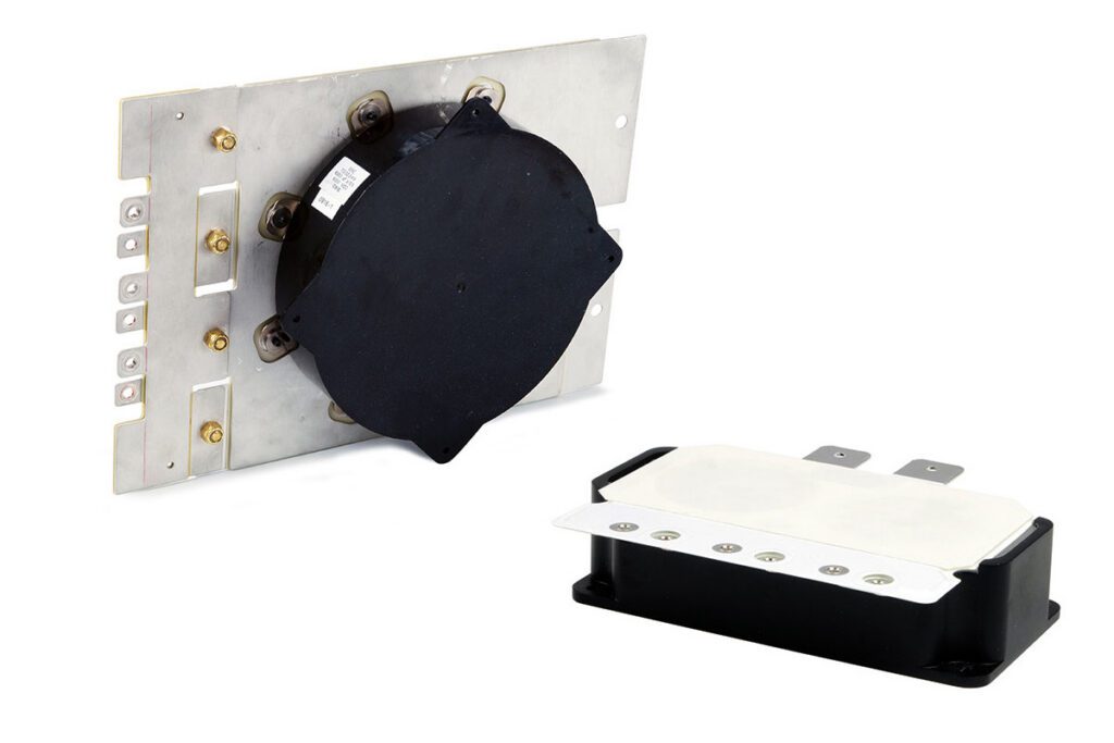 Peak Nano and Advanced Conversion partner on DC-link capacitors for 800 V+ SiC EV inverters