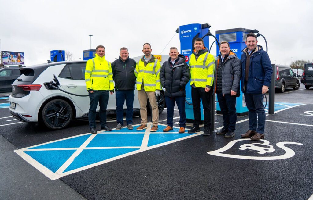 Source EV charging network partners with Siemens and Evolt Charging to establish UK maintenance partnership