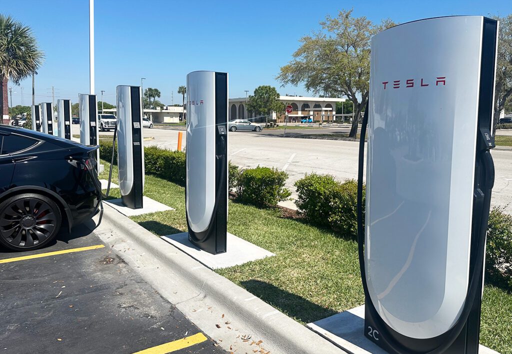 Public DC fast EV charging rapidly expands in the US in Q1