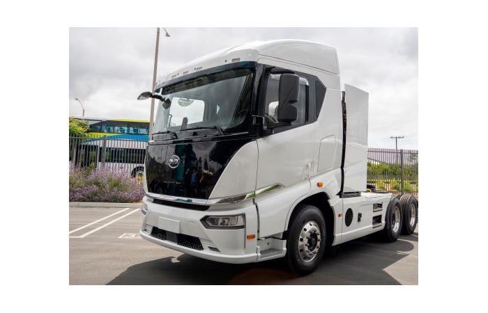 California launches new $1-billion rebate program for electric trucks