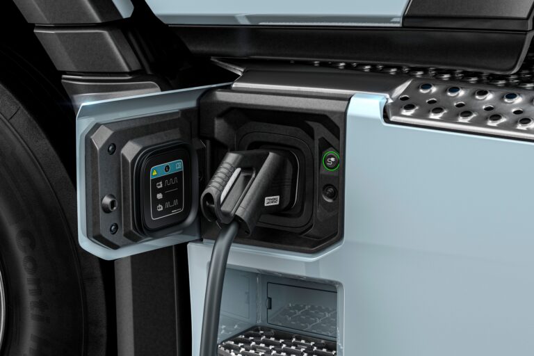 Traton secures €850 million for investments in battery-electric trucks and buses