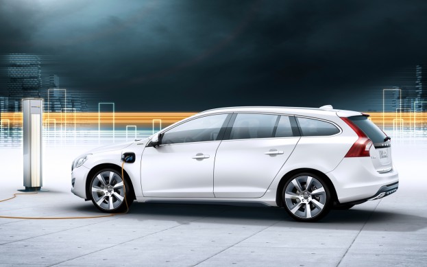Volvo to sell first V60 diesel PHEV in 2012
